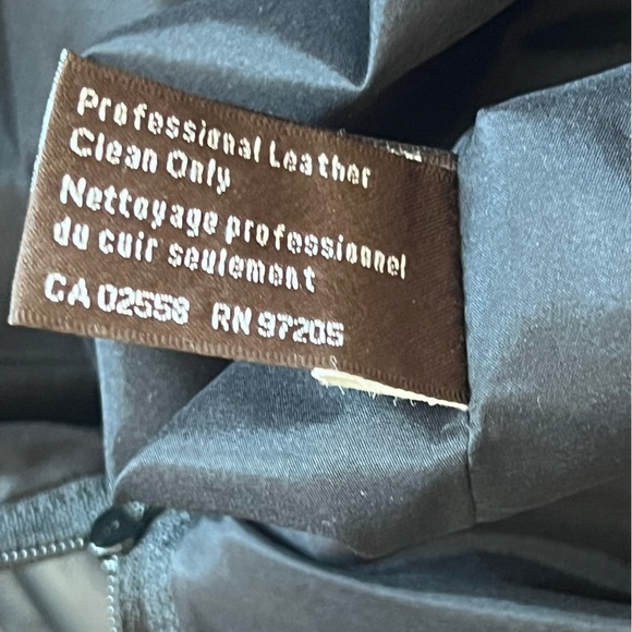 Danier Genuine Leather Black Pants – Size 10 – Made in Canada - Picture 11 of 14